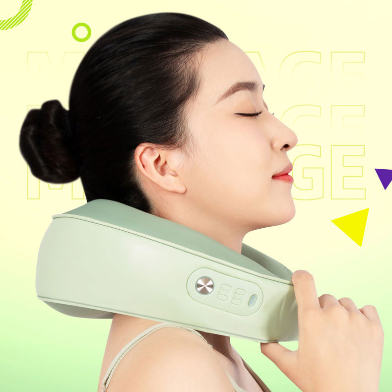 Ternyata ini adalah cara yang betul untuk menggunakan bantal berbentuk U!